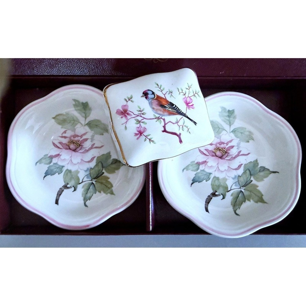 Royal Worcester Palissy Set: 2 Peony Plates + Songbird Trinket Box Spode England